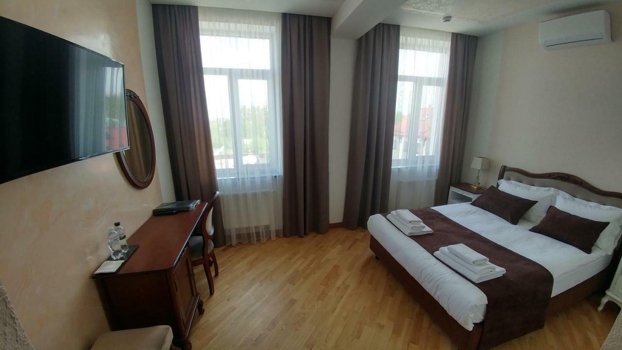 Hotel Meridian Brody Exterior foto